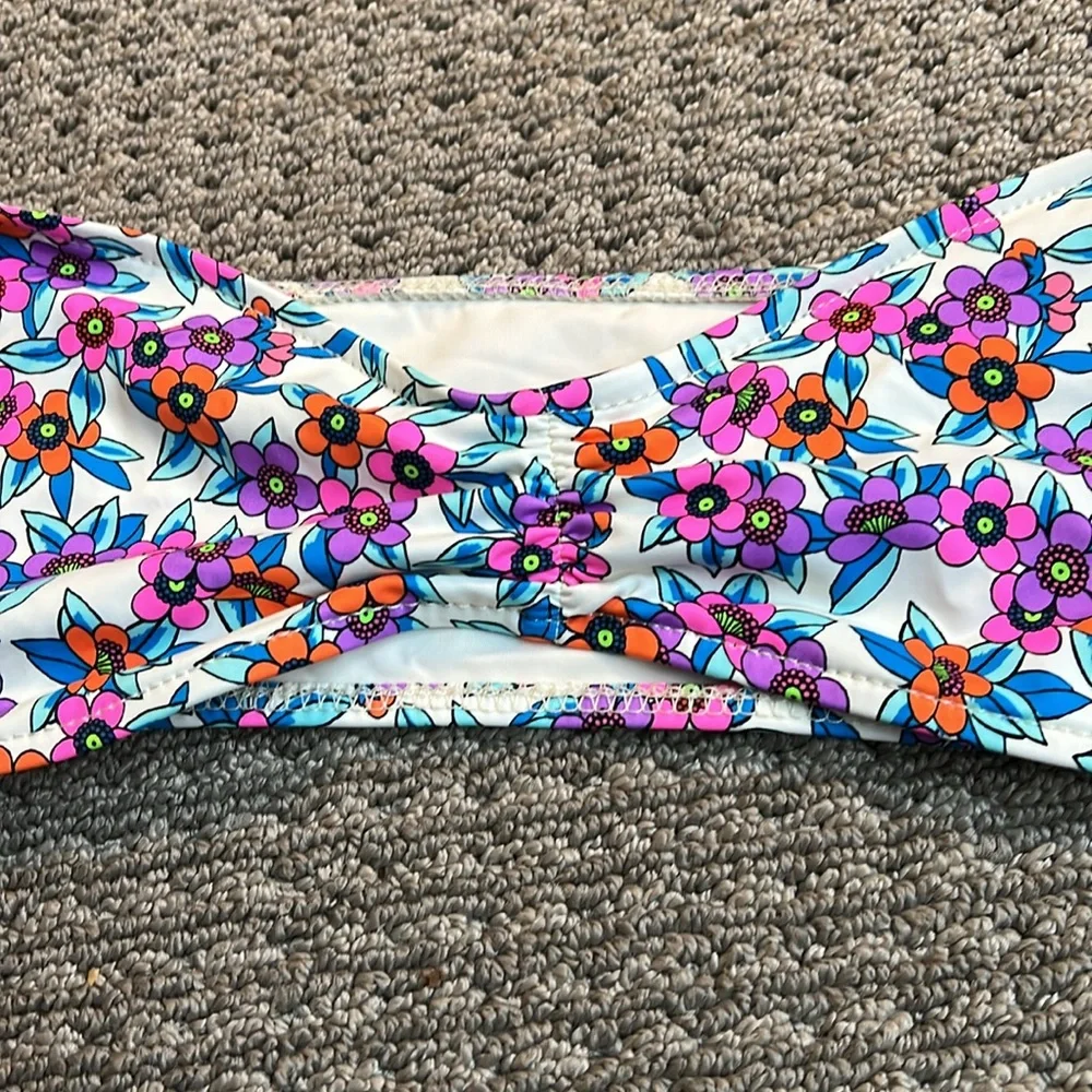 NWOT Frankie’s Bikini Floral Patterned Strapless Bandeau Ruched Bikini Swim Top
